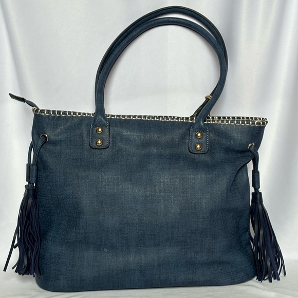 Chillx by Le Meil Stitched Purse with Storage Bag - Picture 3 of 5